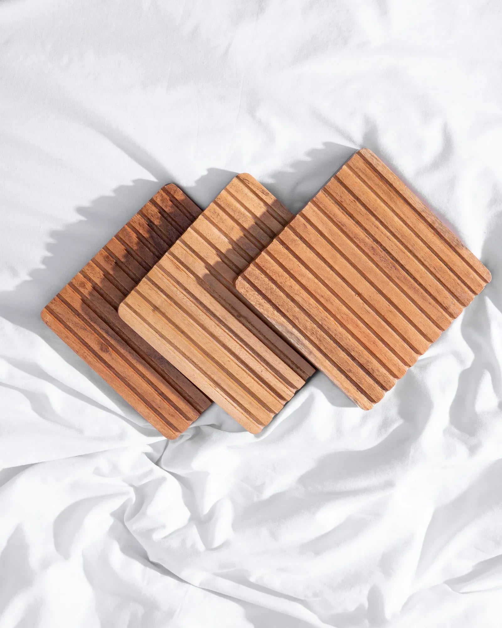 اكتشف فن الخشب الطبيعي بتصاميم