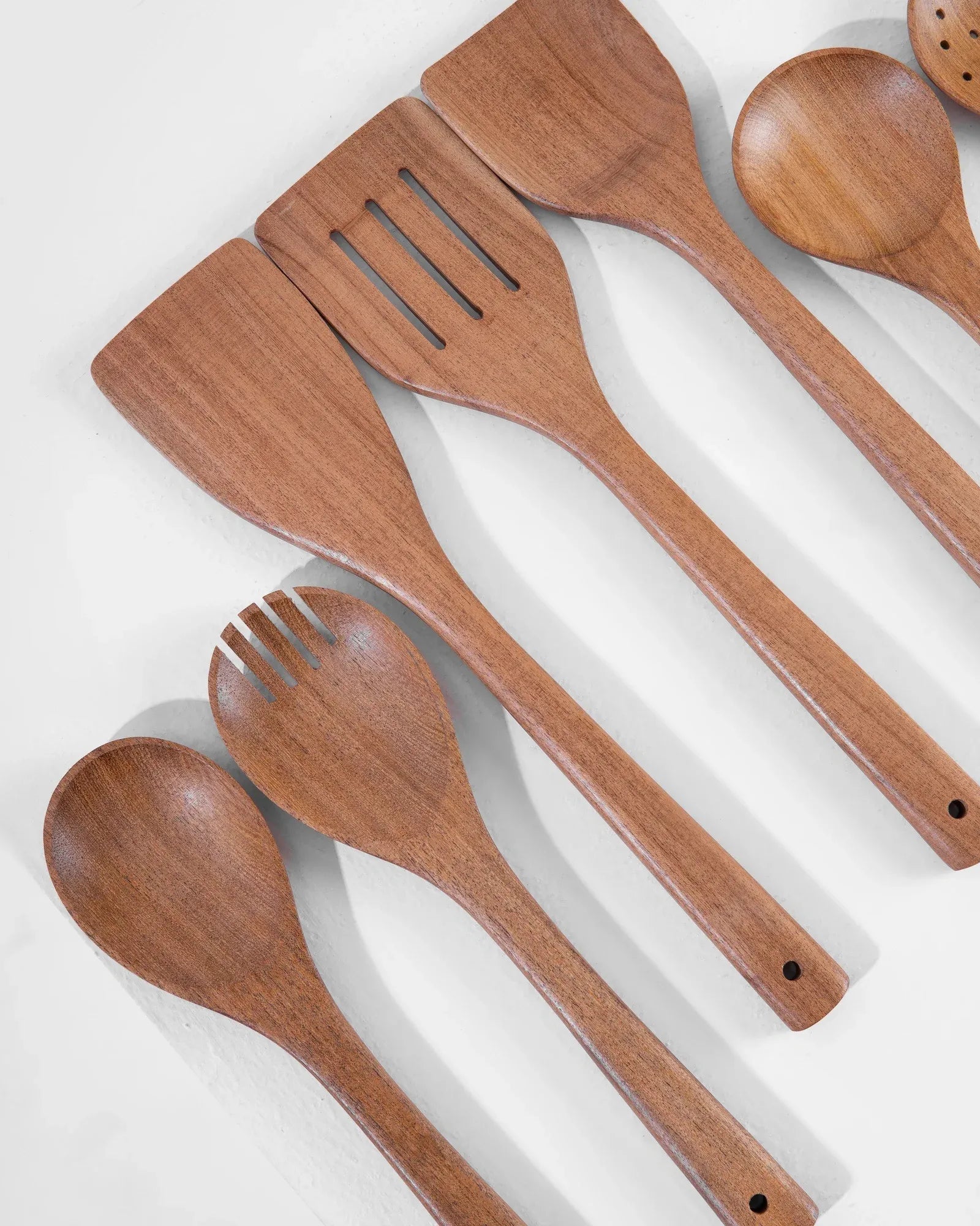 اكتشف فن الخشب الطبيعي بتصاميم